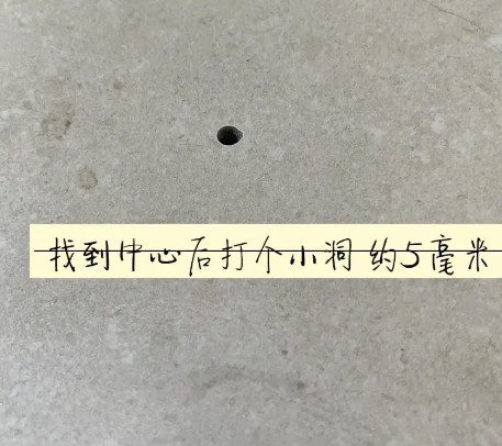 尖扎瓷砖空鼓维修公司专业解答在瓷砖铺贴过程中，如果砂料搅拌不均匀，将会带来以下问题